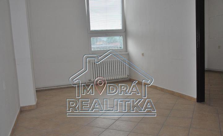 Na predaj samostatné kancelárske priestory v Humennom