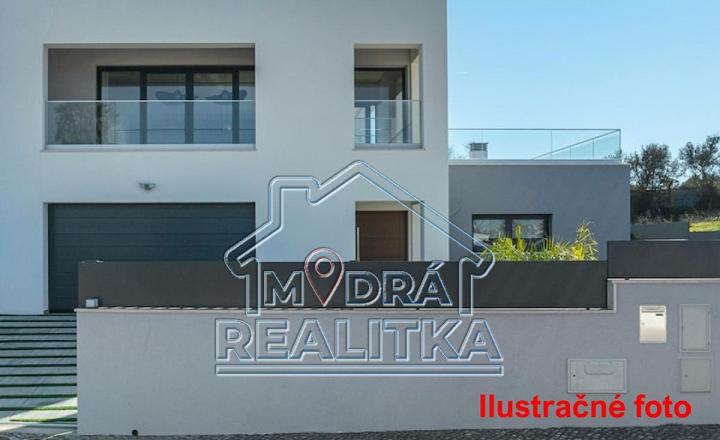 Veľký pozemok v širšom centre Humenného na predaj