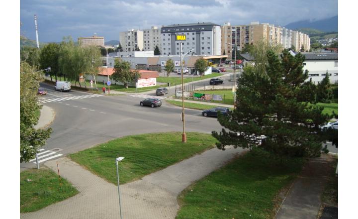 Predám 2-izbový byt - centrum mesta - fotografia 1
