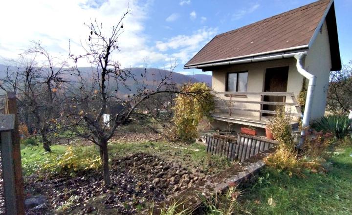 Murovaná záhradná chatka na predaj - fotografia 3