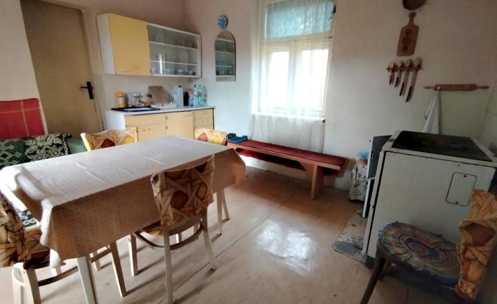 Chalupa na samote s dvoma  pozemkami – Pichne, okres Snina - fotografia 7