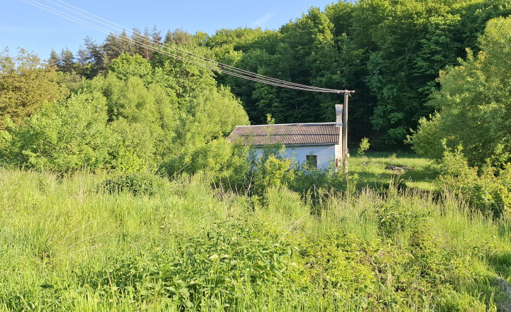 Stavebný pozemok pod lesom - ul. Jesenského - fotografia 10