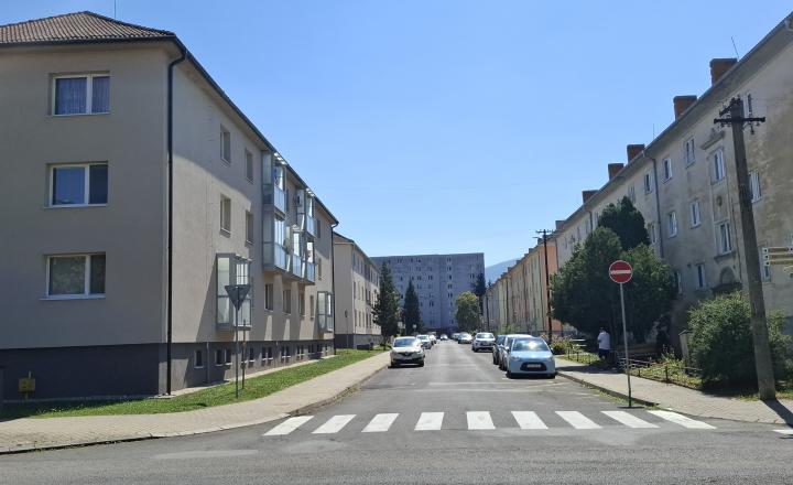 Predám 3-izbový byt v centre mesta - fotografia 16