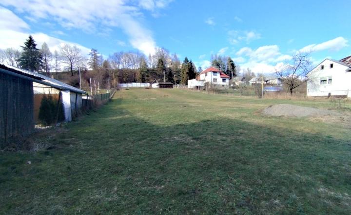 Rodinný dom s 3000 m² pozemkom – Pčoliné - fotografia 2