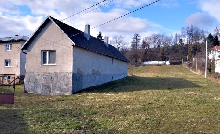 Rodinný dom s 3000 m² pozemkom – Pčoliné - fotografia 6