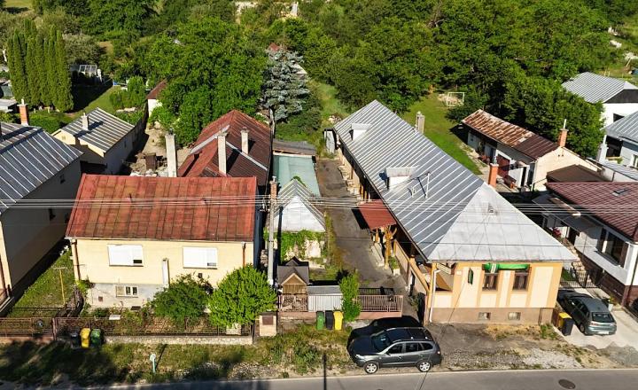 Prevádzkový objekt – hostinec s možnosťou prestavby na rodinný dom, Jasenov pri Humennom - fotografia 1