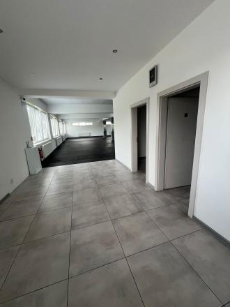 Prenájom obchodných / kancelárskych priestorov v atraktívnej lokalite – Snina - fotografia 3