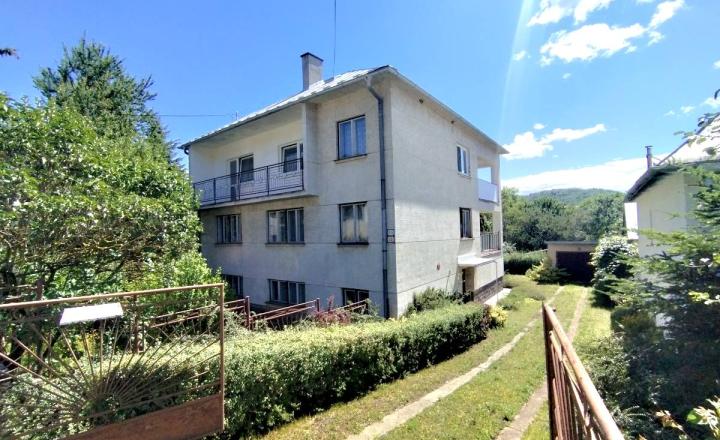 Rodinný dom v Snine na predaj - na bývanie i podnikanie. - fotografia 2