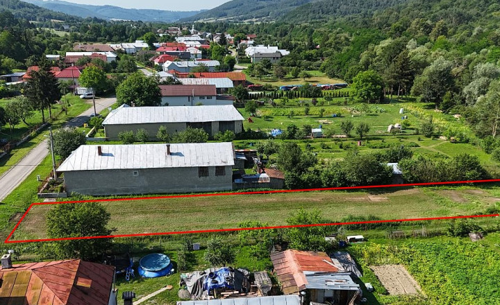 Stavebný pozemok s jedinečným bonusom na záver - fotografia 1