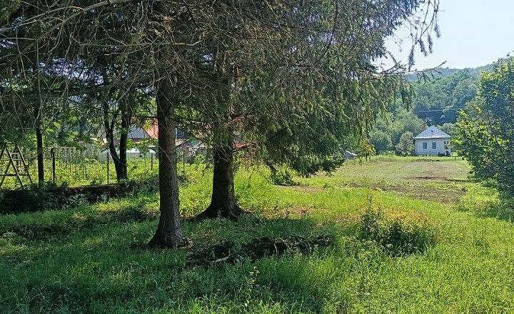Stavebný pozemok s jedinečným bonusom na záver - fotografia 7