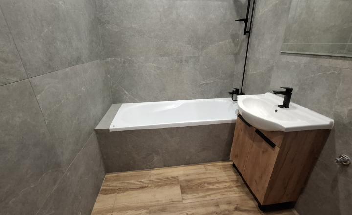 KOMPLETNE ZREKONŠTRUOVANÝ 3-IZBOVÝ BYT - Ťahanovce - fotografia 3