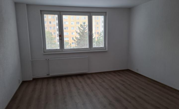 KOMPLETNE ZREKONŠTRUOVANÝ 3-IZBOVÝ BYT - Ťahanovce - fotografia 4