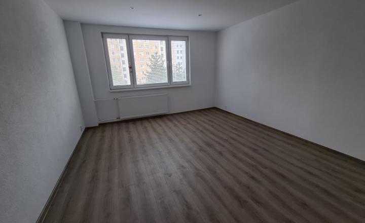 KOMPLETNE ZREKONŠTRUOVANÝ 3-IZBOVÝ BYT - Ťahanovce - fotografia 5