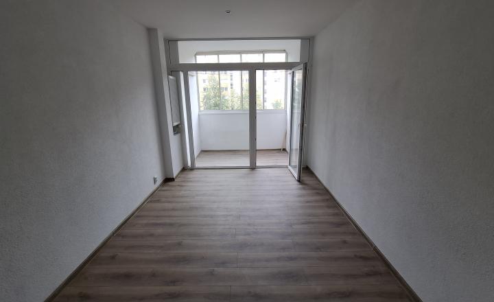 KOMPLETNE ZREKONŠTRUOVANÝ 3-IZBOVÝ BYT - Ťahanovce - fotografia 6