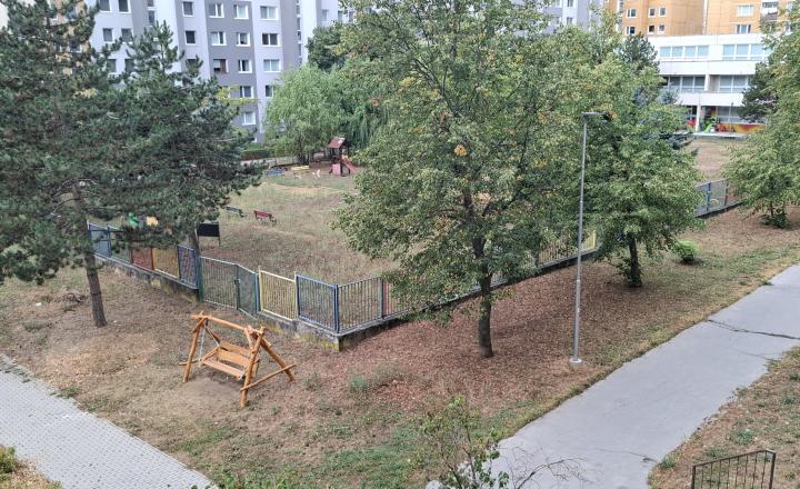 KOMPLETNE ZREKONŠTRUOVANÝ 3-IZBOVÝ BYT - Ťahanovce - fotografia 12