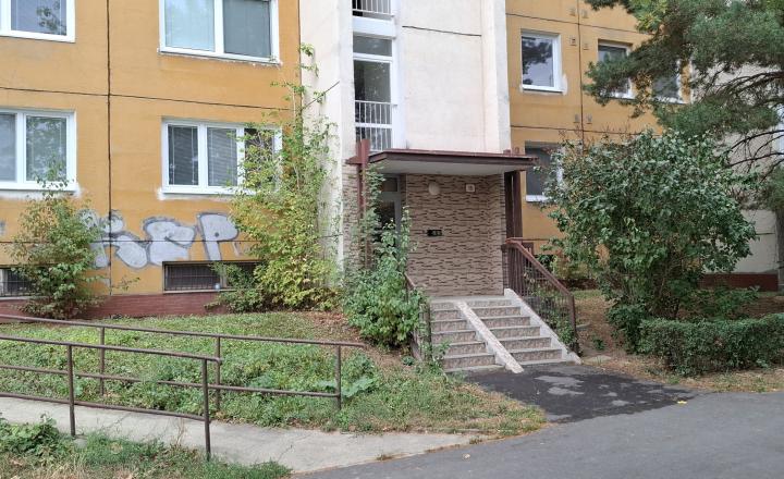 KOMPLETNE ZREKONŠTRUOVANÝ 3-IZBOVÝ BYT - Ťahanovce - fotografia 13