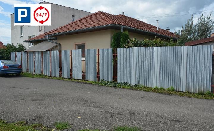Na prenájom zrekonštruovaná kancelária s vlastným parkovaním - fotografia 5