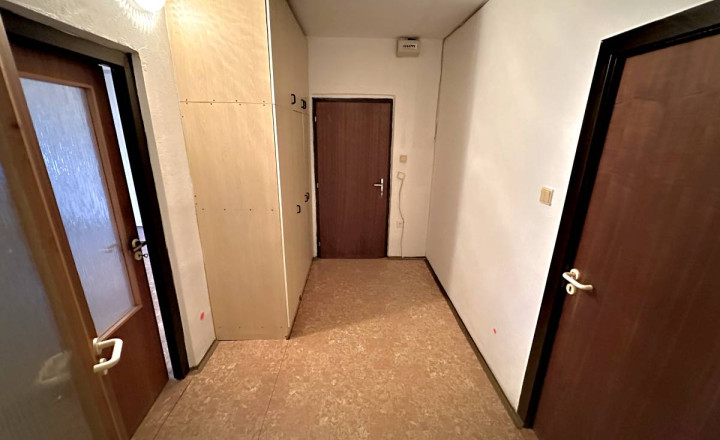 Priestranný 2-iz byt v Snine – 72 m² - fotografia 1