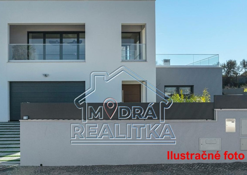 Veľký pozemok v širšom centre Humenného na predaj