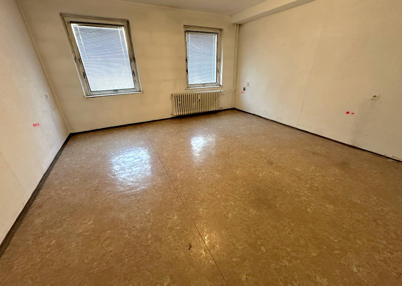 Priestranný 2-iz byt v Snine – 72 m²